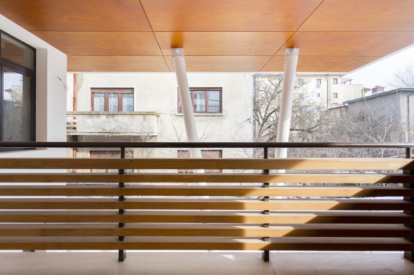 https://pv-nbc.siteuri.pro/wp-content/uploads/2020/10/NBC-ARHITECT-_-housing-_-Sandu-Aldea-House-Villa-_-exterior-view-_-terrace_2.jpg