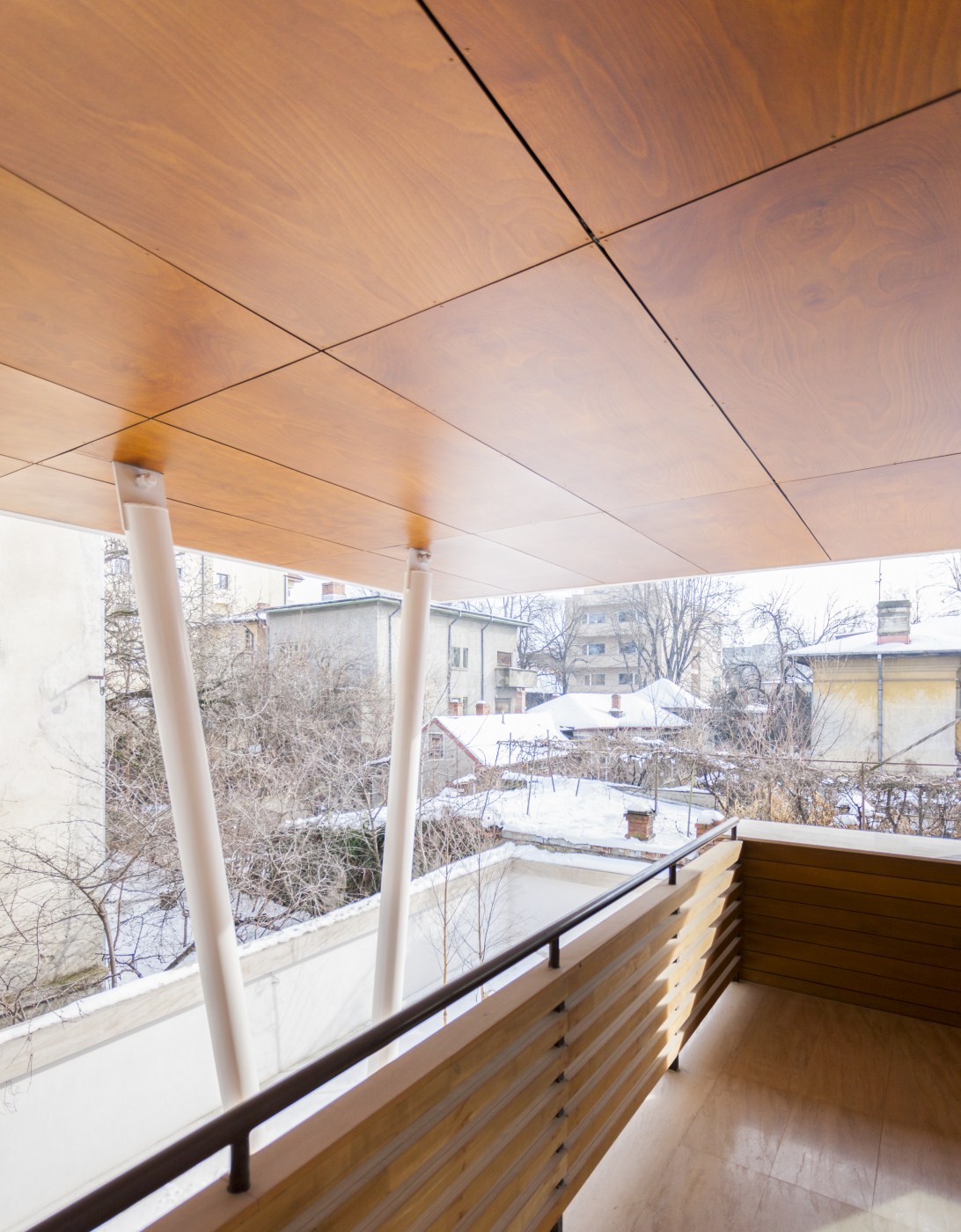https://pv-nbc.siteuri.pro/wp-content/uploads/2020/10/NBC-ARHITECT-_-housing-_-Sandu-Aldea-House-Villa-_-exterior-view-_-terrace_3.jpg