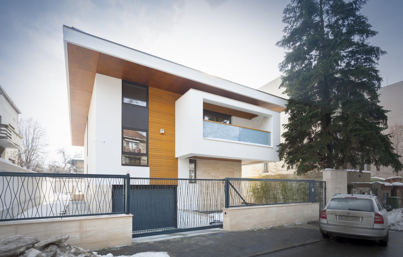 https://pv-nbc.siteuri.pro/wp-content/uploads/2020/10/NBC-ARHITECT-_-housing-_-Sandu-Aldea-House-Villa-_-exterior-view_2.jpg