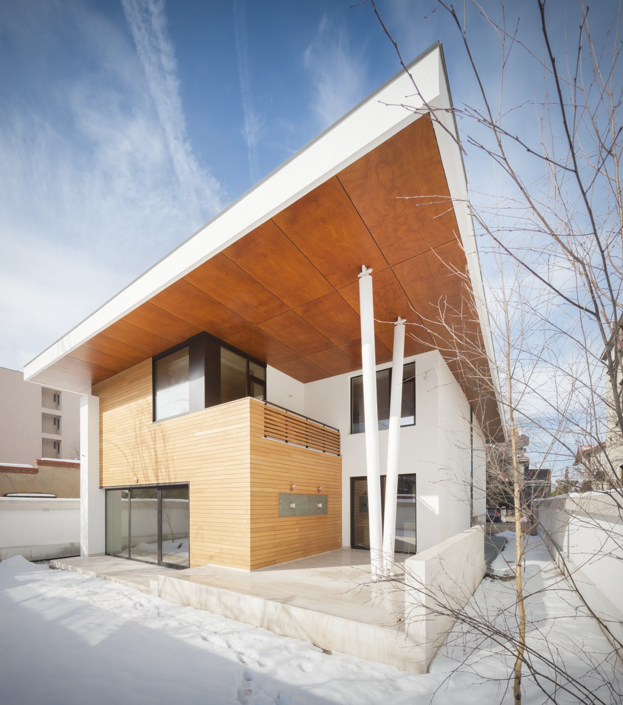 https://pv-nbc.siteuri.pro/wp-content/uploads/2020/10/NBC-ARHITECT-_-housing-_-Sandu-Aldea-House-Villa-_-exterior-view_5.jpg