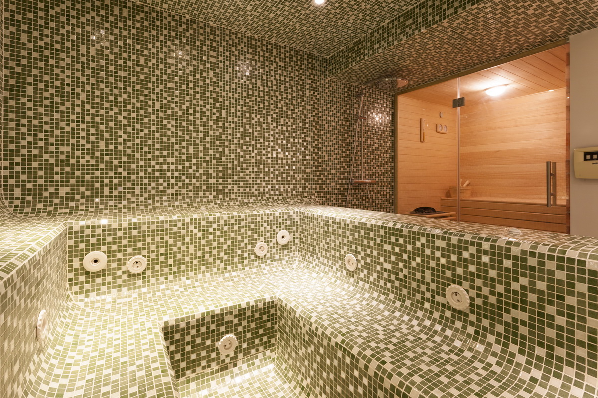 https://pv-nbc.siteuri.pro/wp-content/uploads/2020/10/NBC-ARHITECT-_-housing-_-Sandu-Aldea-House-Villa-_-interior-view-_-spa_1.jpg