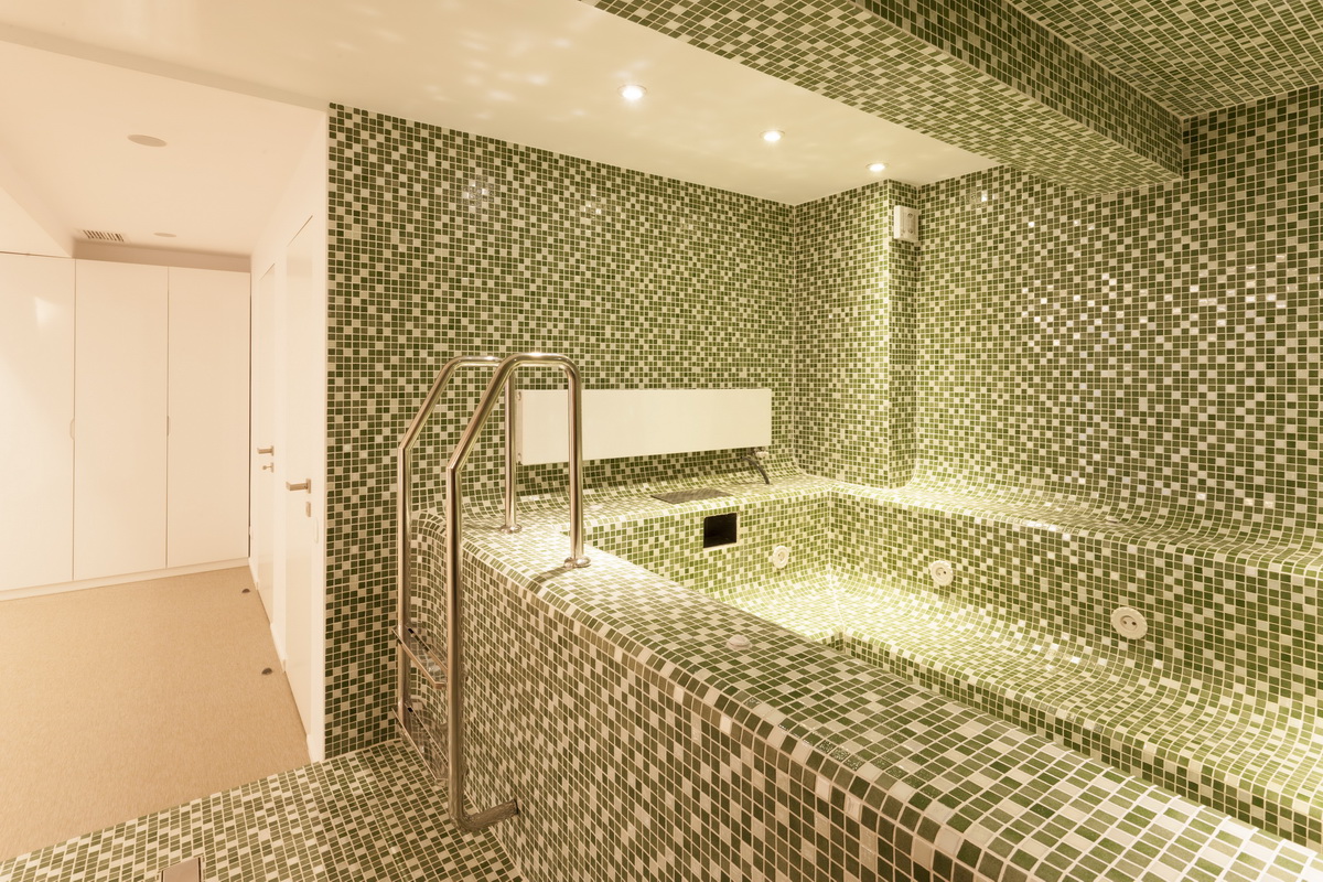 https://pv-nbc.siteuri.pro/wp-content/uploads/2020/10/NBC-ARHITECT-_-housing-_-Sandu-Aldea-House-Villa-_-interior-view-_-spa_4.jpg