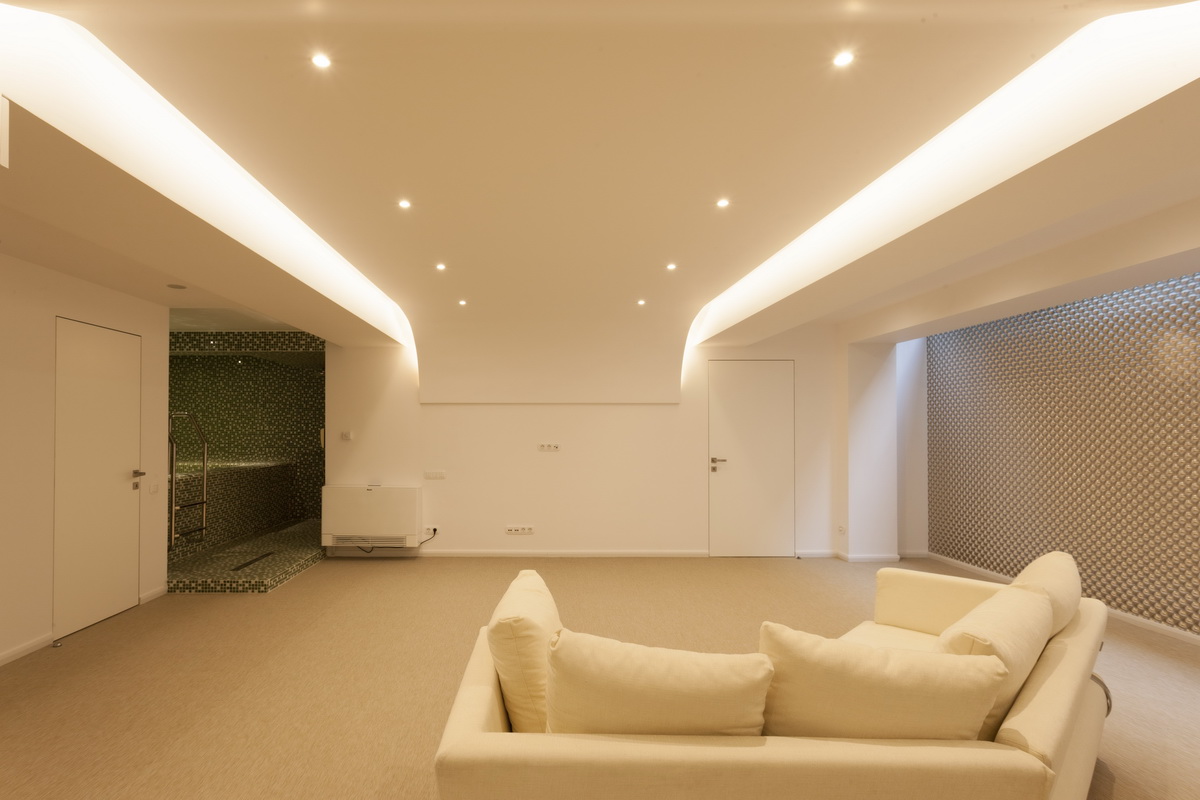 https://pv-nbc.siteuri.pro/wp-content/uploads/2020/10/NBC-ARHITECT-_-housing-_-Sandu-Aldea-House-Villa-_-interior-view_4.jpg