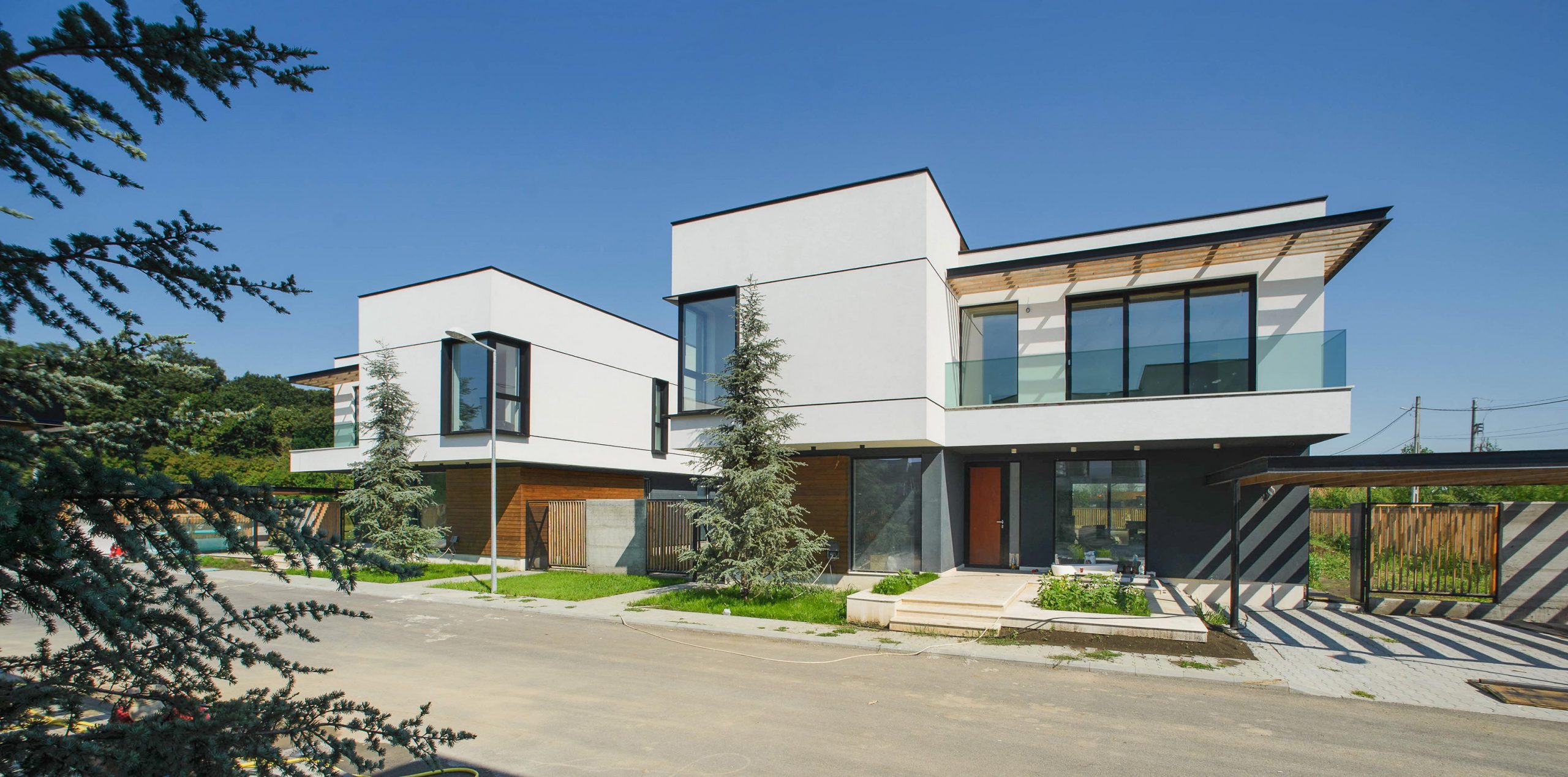 https://pv-nbc.siteuri.pro/wp-content/uploads/2020/10/NBC-Arhitect-_-Arcstil_Residence-_-Romania-_-exterior-view_3-scaled.jpg