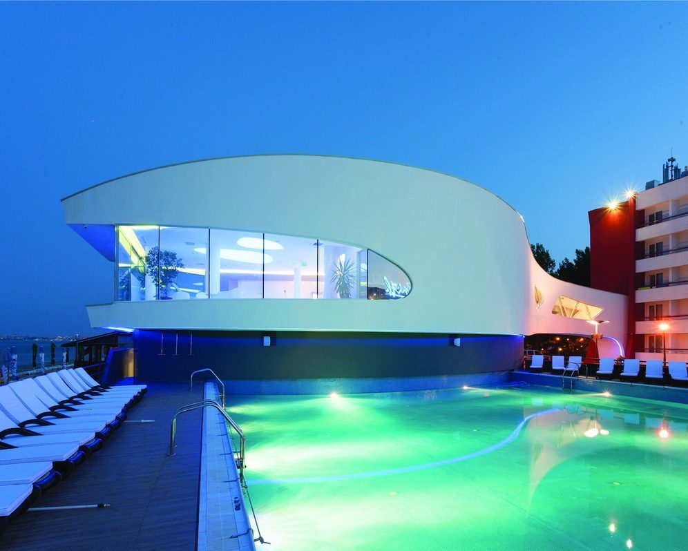https://pv-nbc.siteuri.pro/wp-content/uploads/2020/10/NBC-Arhitect-_-Zenith-Spa-_-Mamaia-Romania-_-exterior_view-4-e1603454356948.jpg