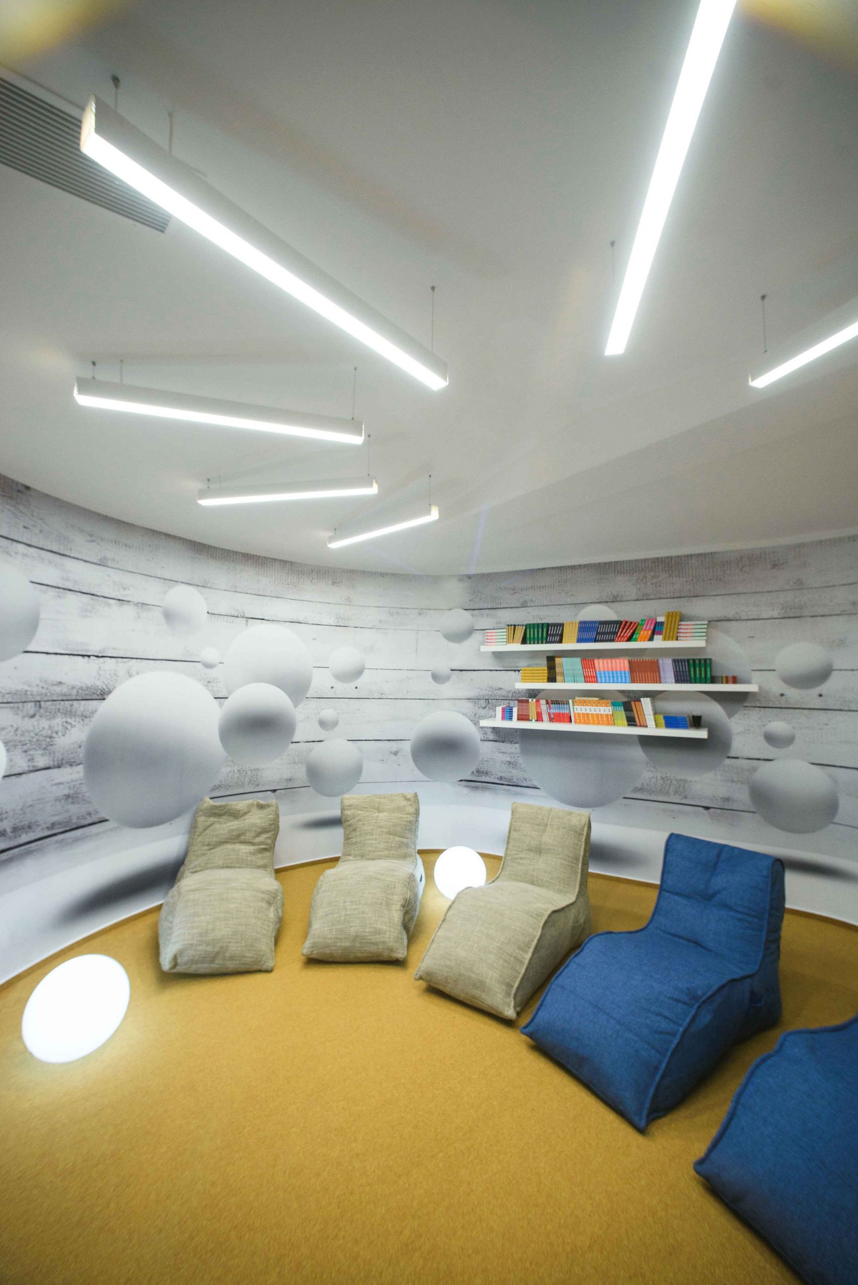 https://pv-nbc.siteuri.pro/wp-content/uploads/2020/10/NBC-Arhitect-_-interior-design-_-Rod-Bun-HQ-_-Bucharest-Romania_8-scaled.jpg