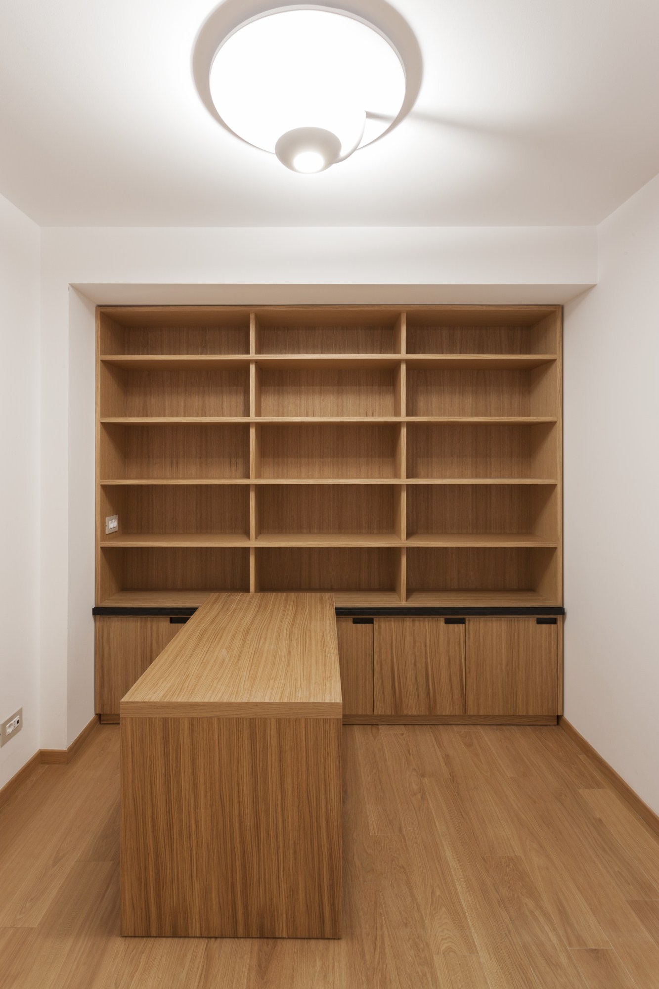 https://pv-nbc.siteuri.pro/wp-content/uploads/2020/10/NBC-Arhitect-_-interiors-_-Vila-Pipera-_-Bucharest-Romania-_-interior-design-view_18.jpg