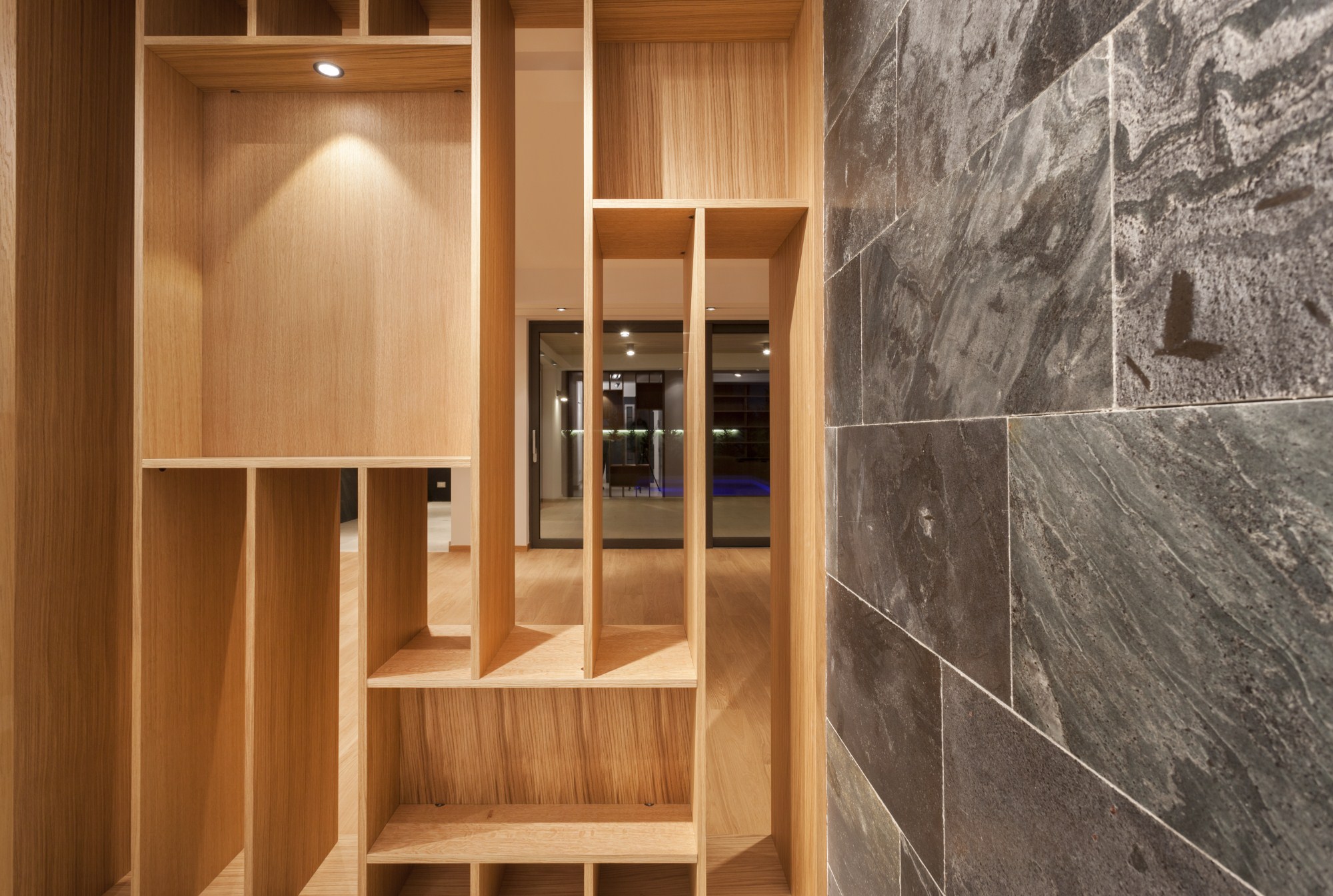 https://pv-nbc.siteuri.pro/wp-content/uploads/2020/10/NBC-Arhitect-_-interiors-_-Vila-Pipera-_-Bucharest-Romania-_-interior-design-view_26.jpg