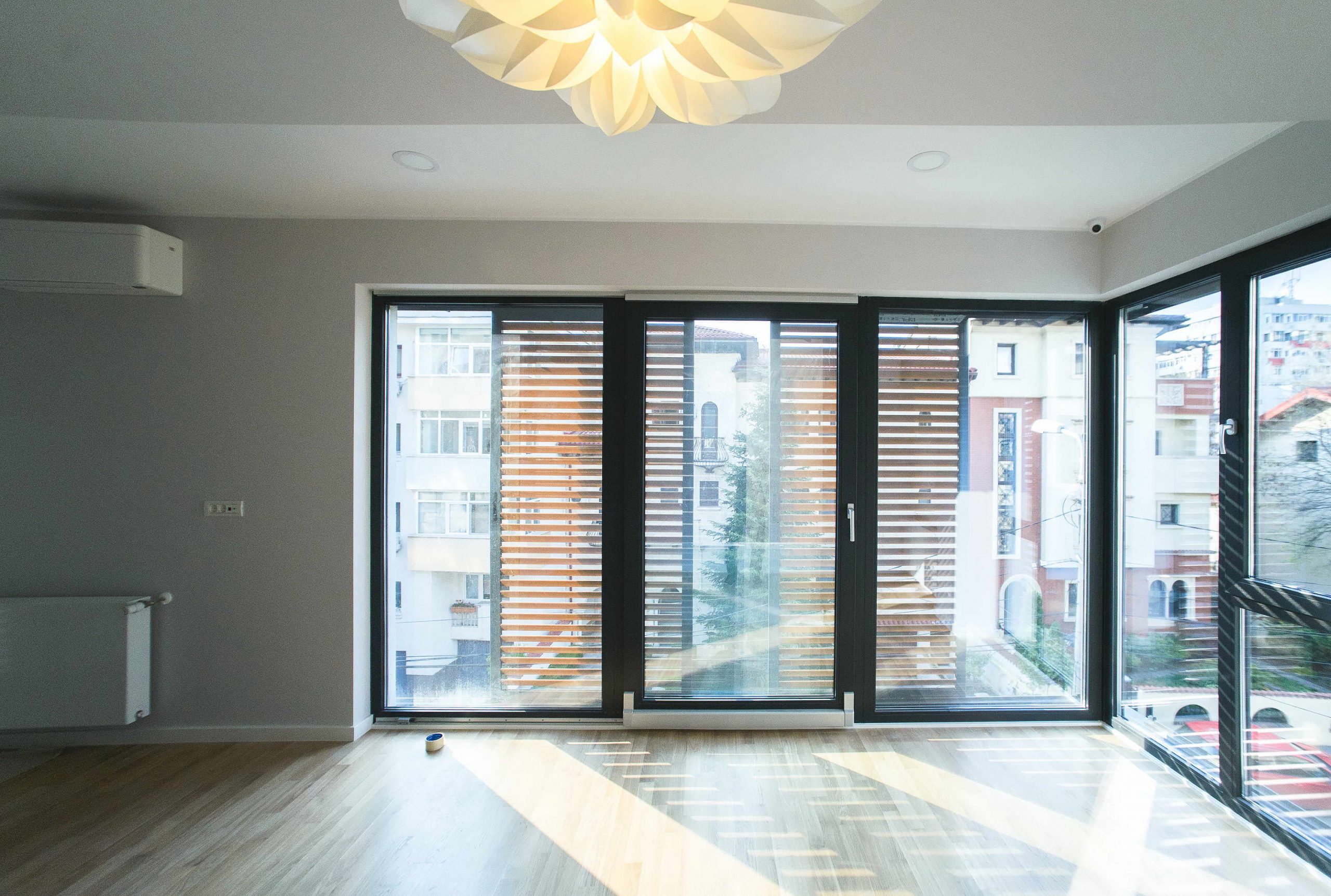 https://pv-nbc.siteuri.pro/wp-content/uploads/2020/10/NBC-Arhitect-_-residences-_-HS-Office-_-Romania-_-interior-view_1-scaled.jpg