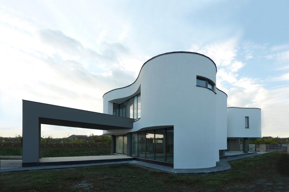 https://pv-nbc.siteuri.pro/wp-content/uploads/2020/10/NBC-Arhitect-_-residences-_-Serban-House-Villa-_-Romania-_-exterior_view_1residences.jpg