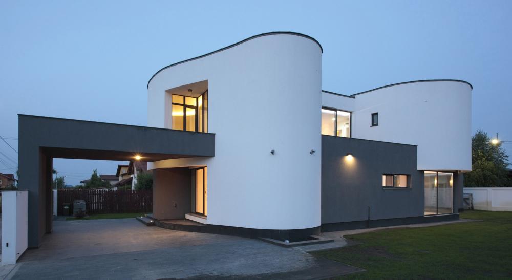 https://pv-nbc.siteuri.pro/wp-content/uploads/2020/10/NBC-Arhitect-_-residences-_-Serban-House-Villa-_-Romania-_-exterior_view_2.jpg