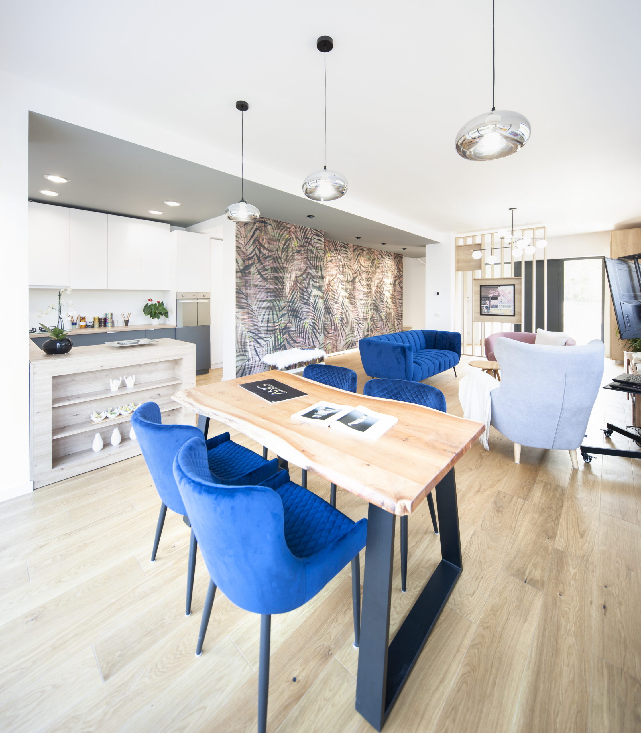 https://pv-nbc.siteuri.pro/wp-content/uploads/2020/11/Collection-10_6-Design-Interior-scaled.jpg