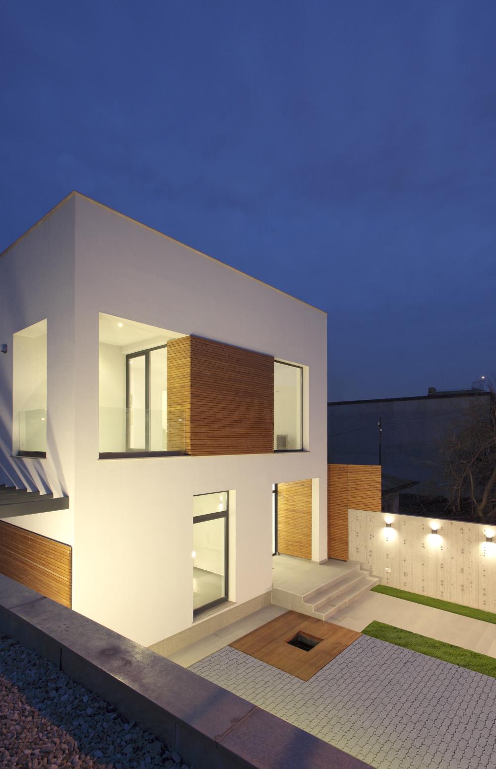 https://pv-nbc.siteuri.pro/wp-content/uploads/2020/11/NBC-ARHITECT-_-residential-_-Mibe-House-_-exterior-view_7.jpg