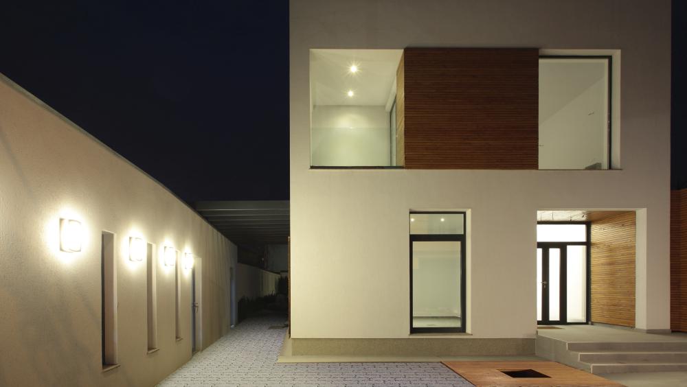 https://pv-nbc.siteuri.pro/wp-content/uploads/2020/11/NBC-ARHITECT-_-residential-_-Mibe-House-_-exterior-view_8.jpg