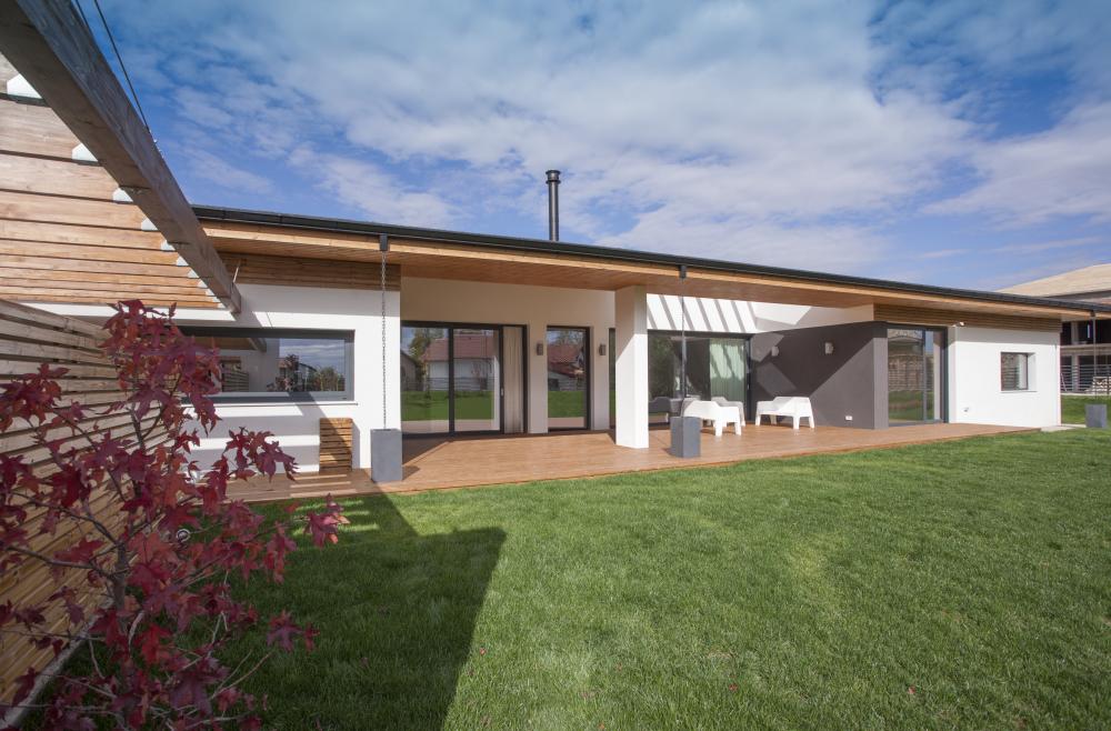 https://pv-nbc.siteuri.pro/wp-content/uploads/2020/11/NBC-ARHITECT-_-residential-_-Rares-House-2-_-Romania_7.jpg