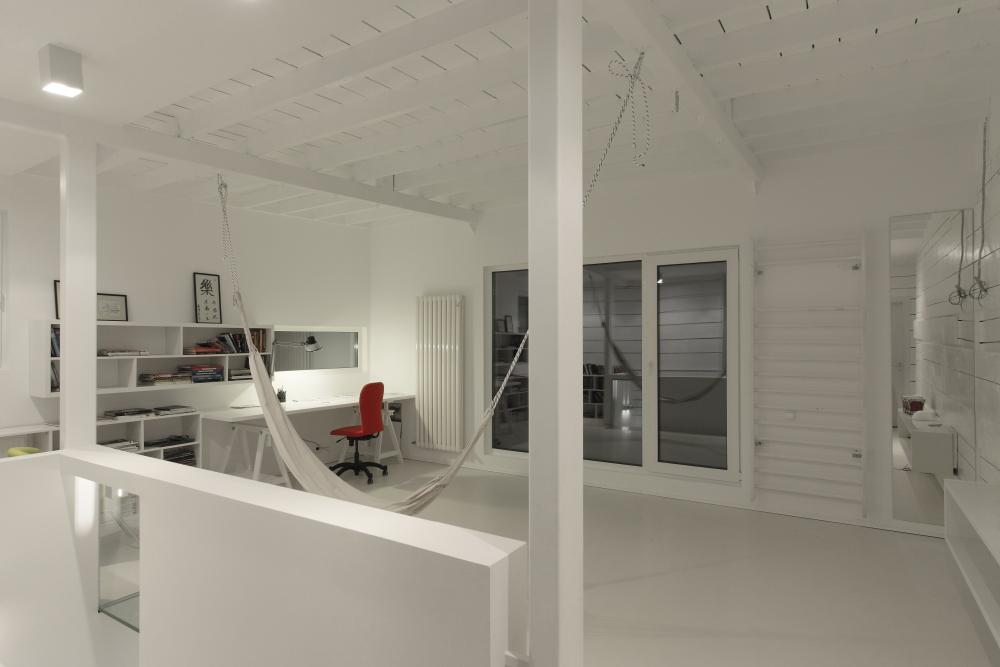 https://pv-nbc.siteuri.pro/wp-content/uploads/2020/11/NBC-Arhitect-_-residences-_-Magenta-House-_-exterior-view_25.jpg