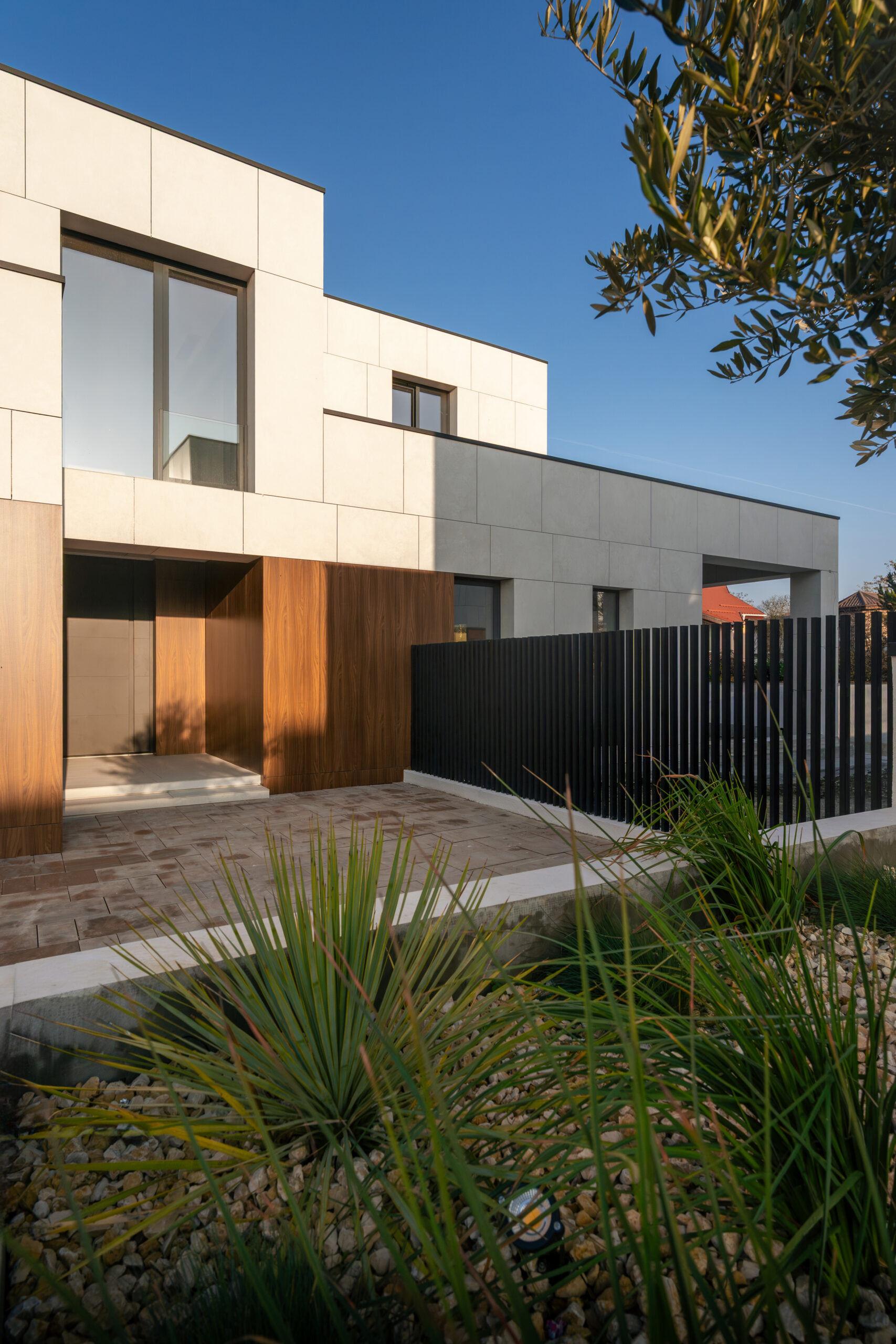 https://pv-nbc.siteuri.pro/wp-content/uploads/2021/02/7-la-quintas-villas-scaled.jpg